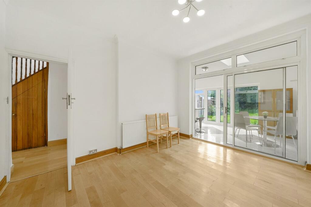 39 Elm Way - igjZ4THCgjgYoGQKl5Hp.jpg