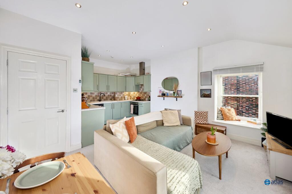 Kitchen/Lounge