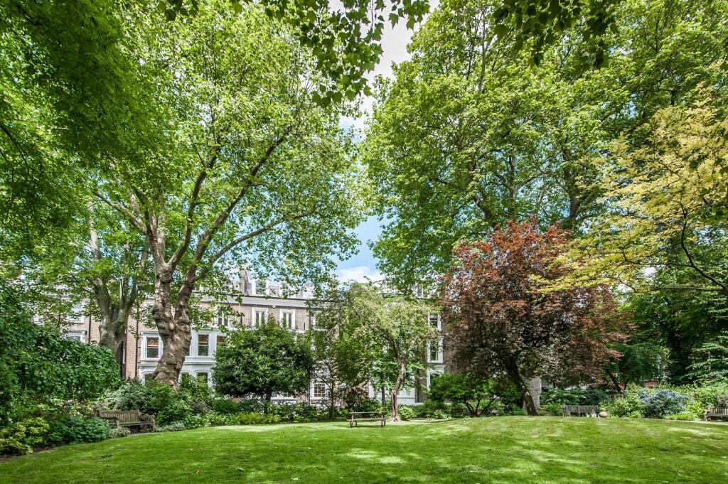 Gledhow Gardens-15 (Large).jpg