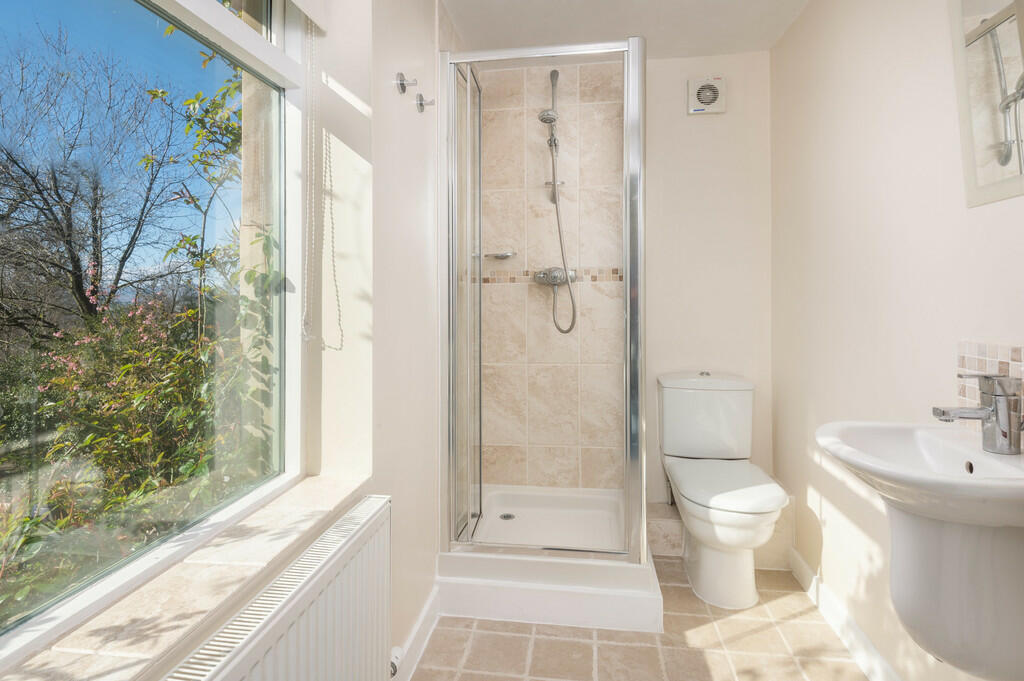 En-suite Shower R...