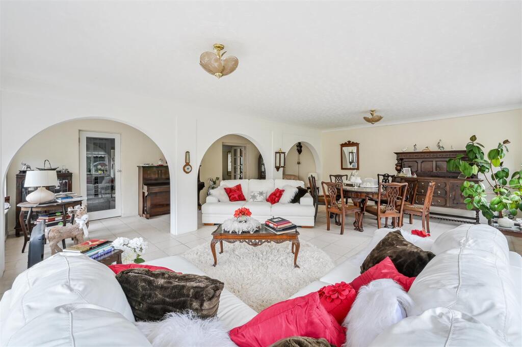 ST JAMES AVENUE, 6 (10).jpg