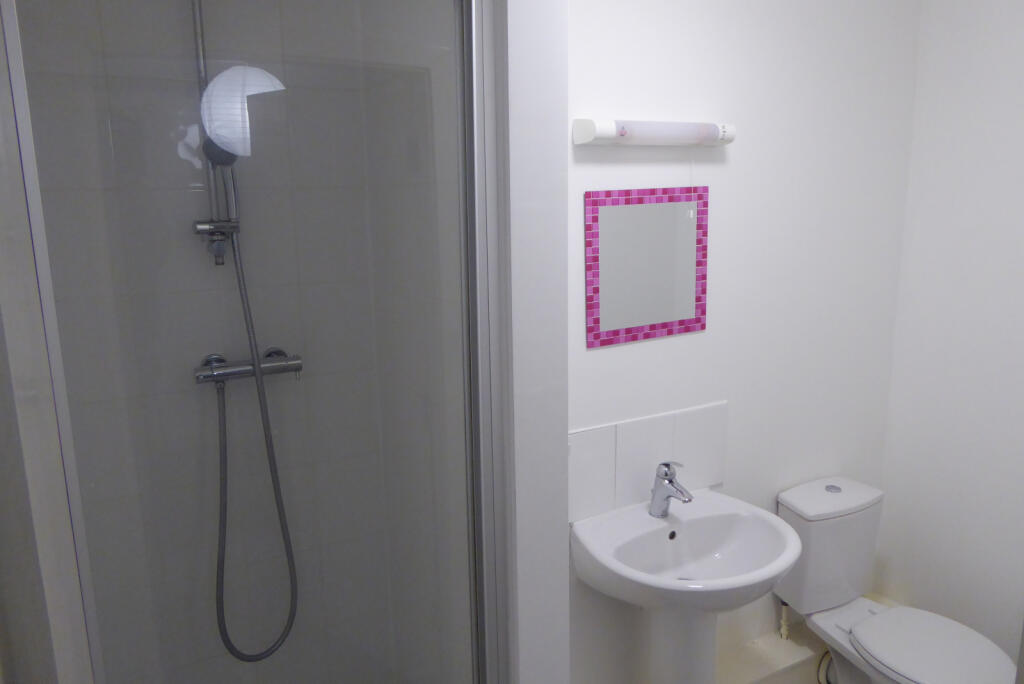 En=suite bathroom
