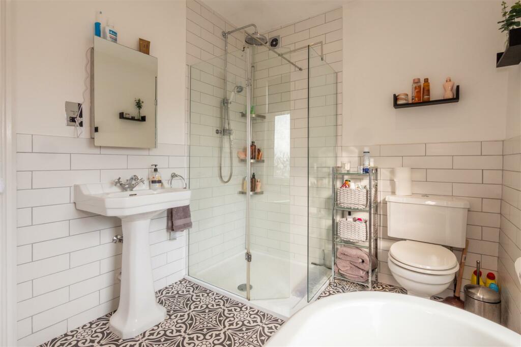 Bathroom Aspect 2