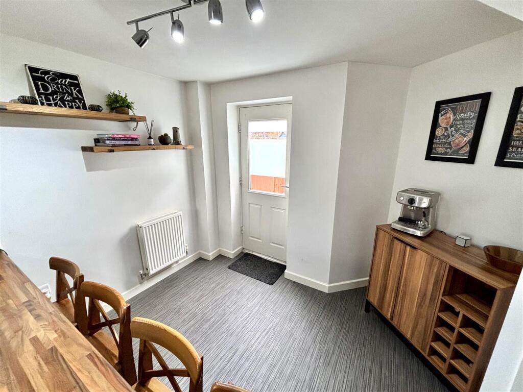 Open Plan Kitchen and Dining Room