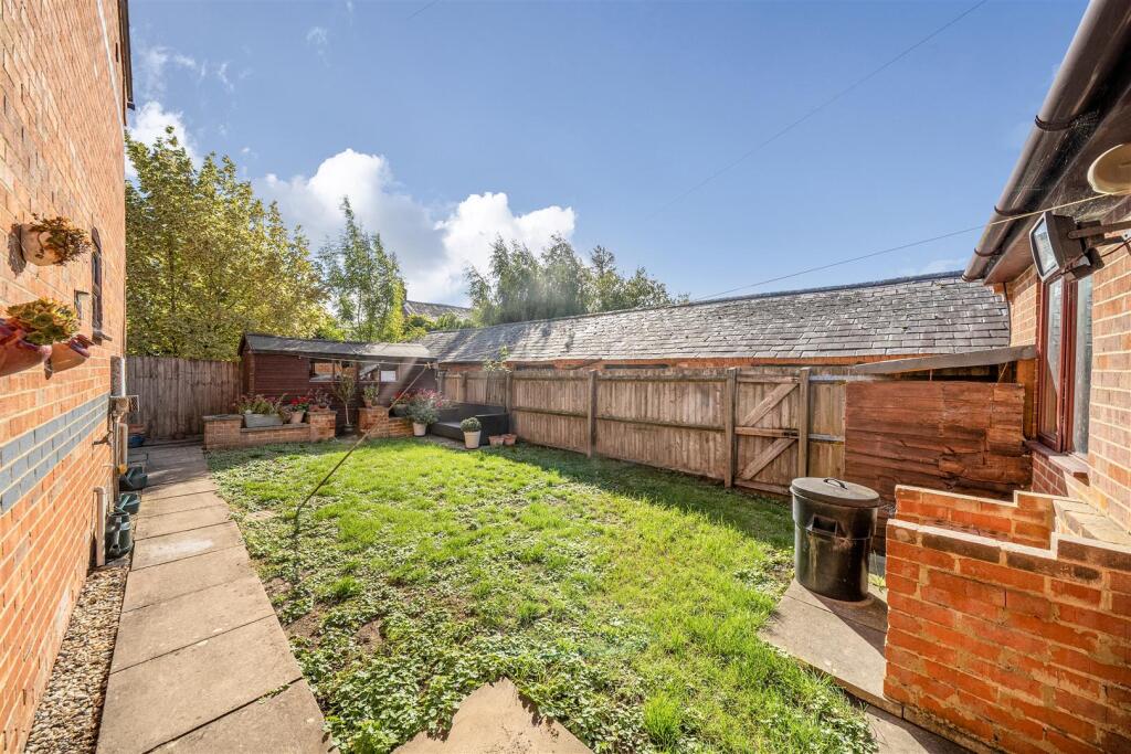 Kudamanta, Caldecote (10).jpg