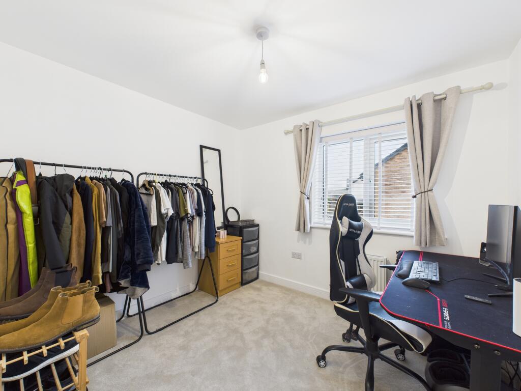 CAM02871G0-PR0689-STILL007