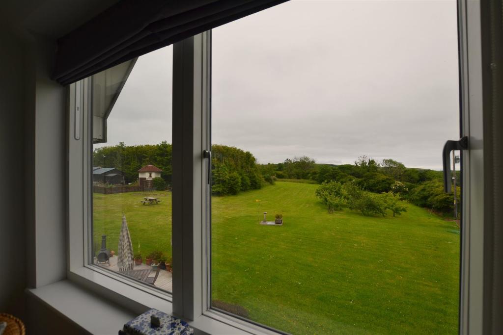 bed 2 view.JPG