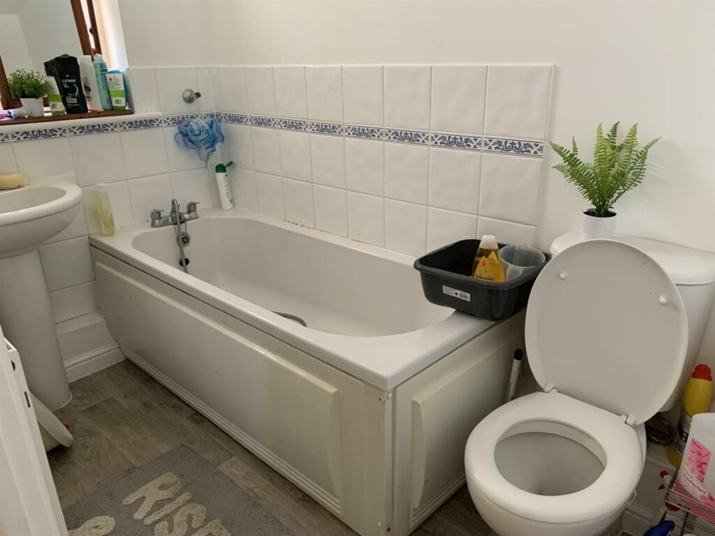 Bathroom.jpg