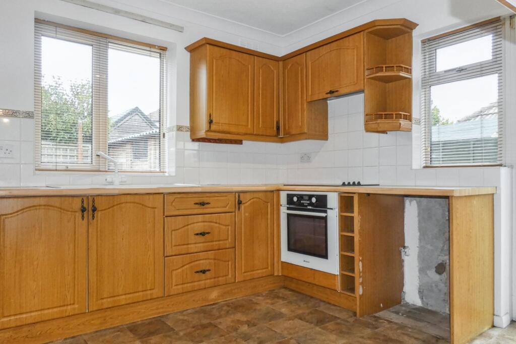 146 Castle Lane West, Bournemouth, BH9 3JZ