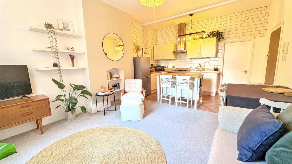 Open Plan Living/Kitchen