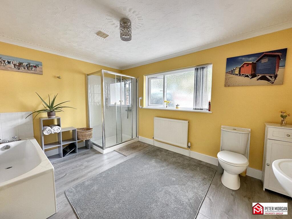 Family Bath &amp; Shower Room