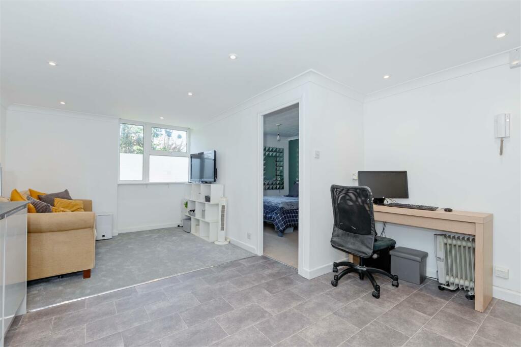 6 Carlton House_6.JPG
