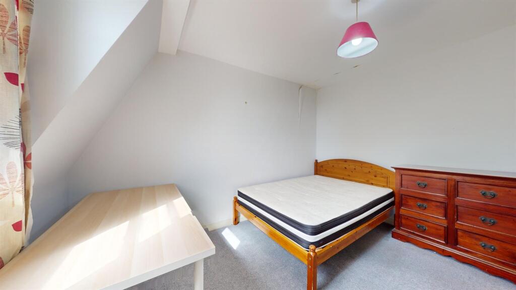 bed5.jpg