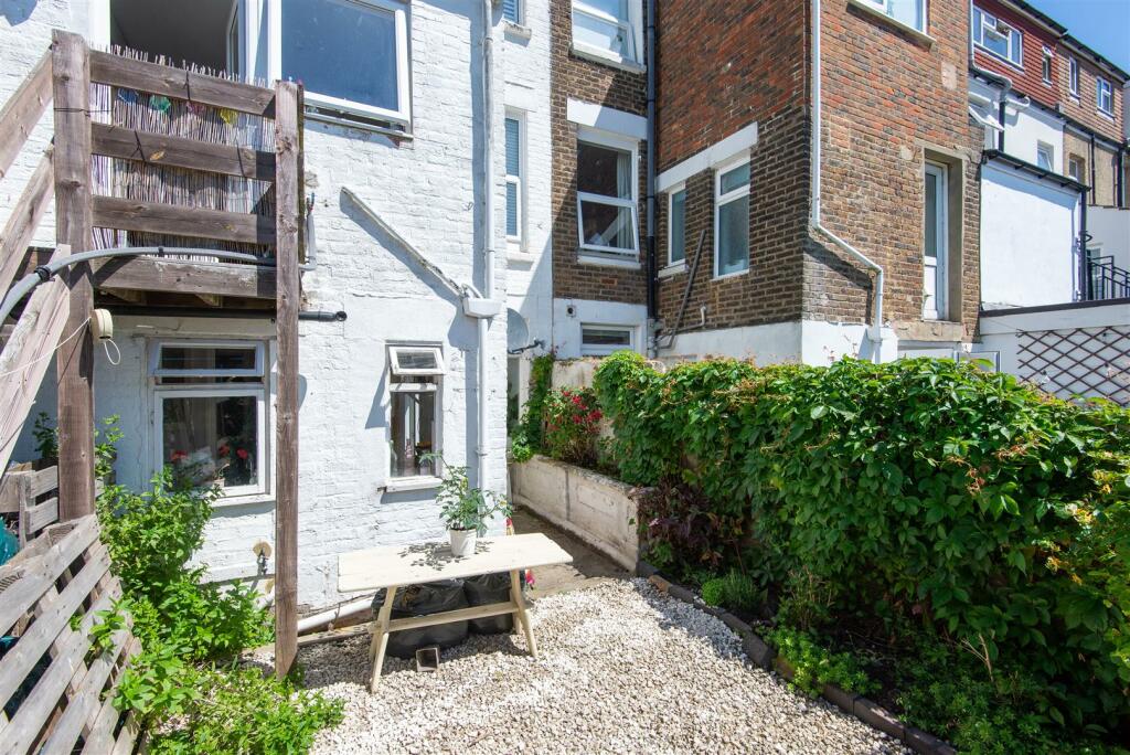 82Hythe-15.jpg