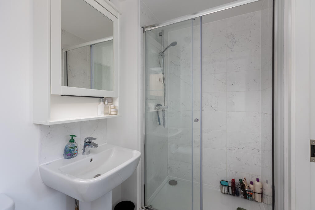 Laurel Court 25 Bedroom 1-4