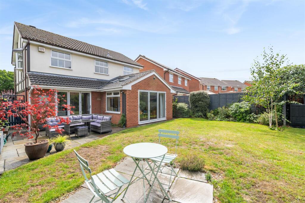 19 Chelveston Crescent_7.jpg