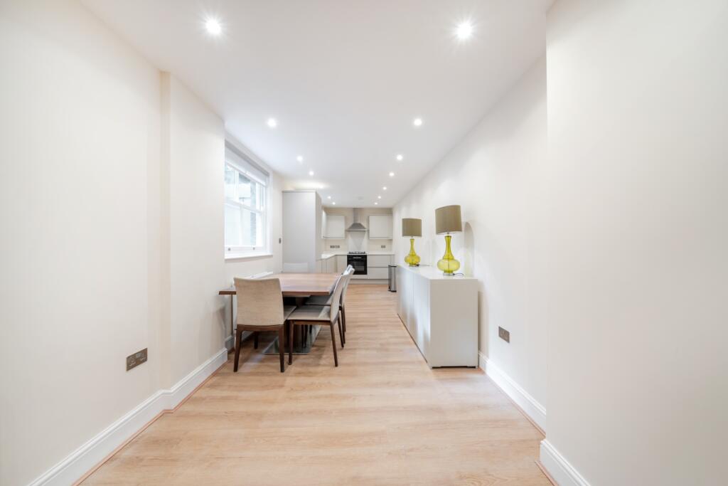 1362851-7-68de654...