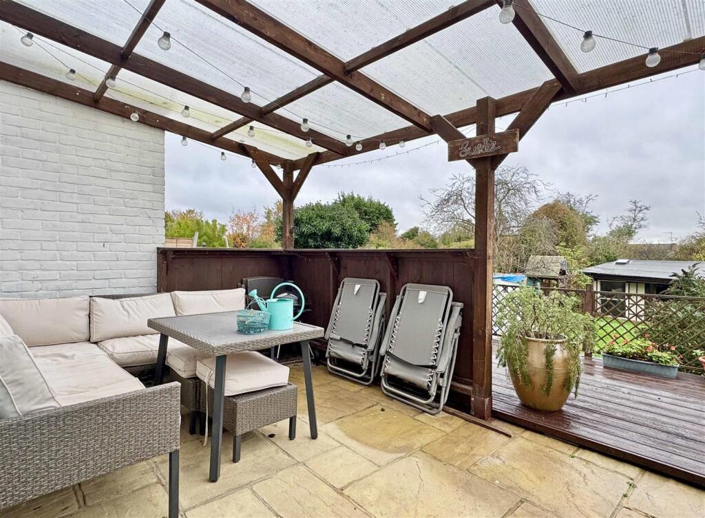 Rear Garden b.jpg