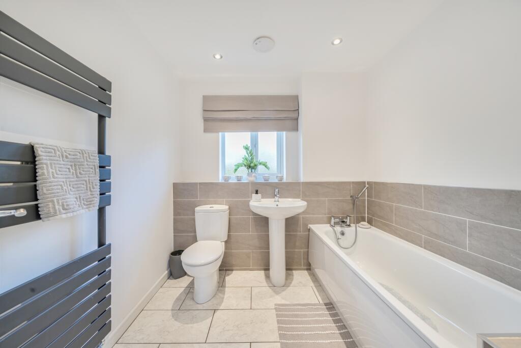 1372109-12-68f8e3202b5ff