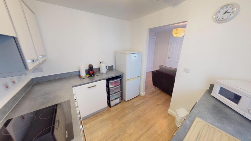 Newlove Avenue Kitchen