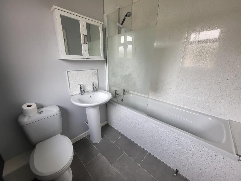 39 Griffiths Road Photo 10.jpg