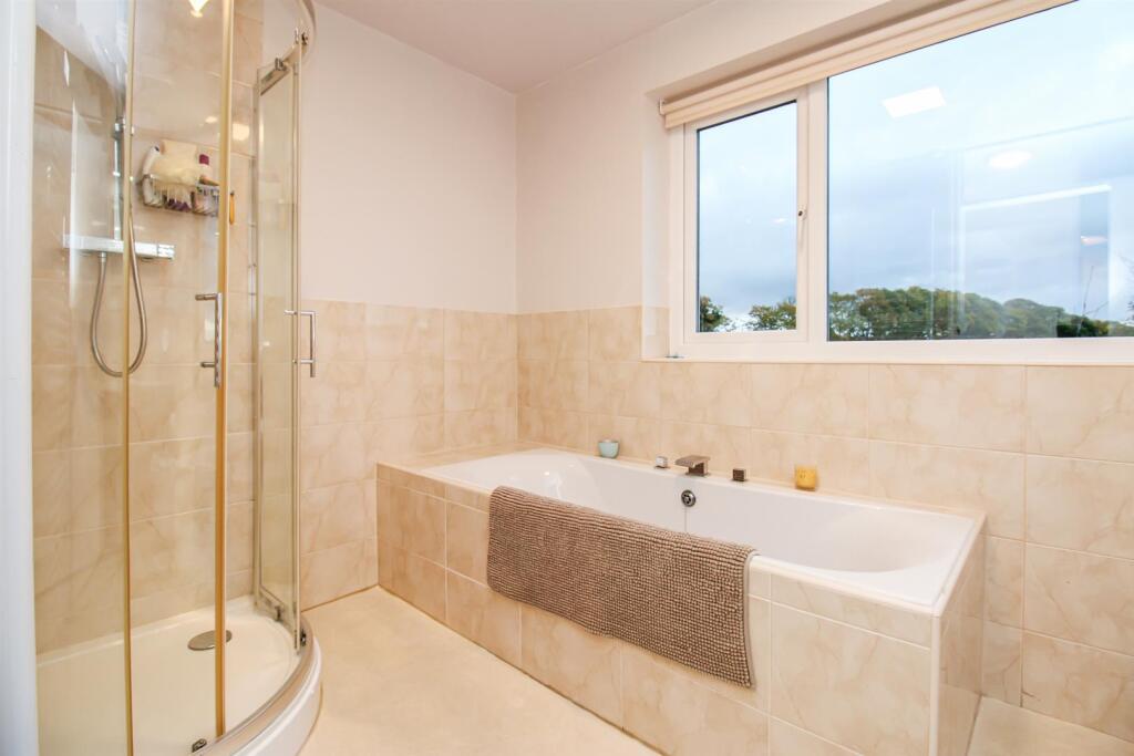 BATHROOM/W.C.