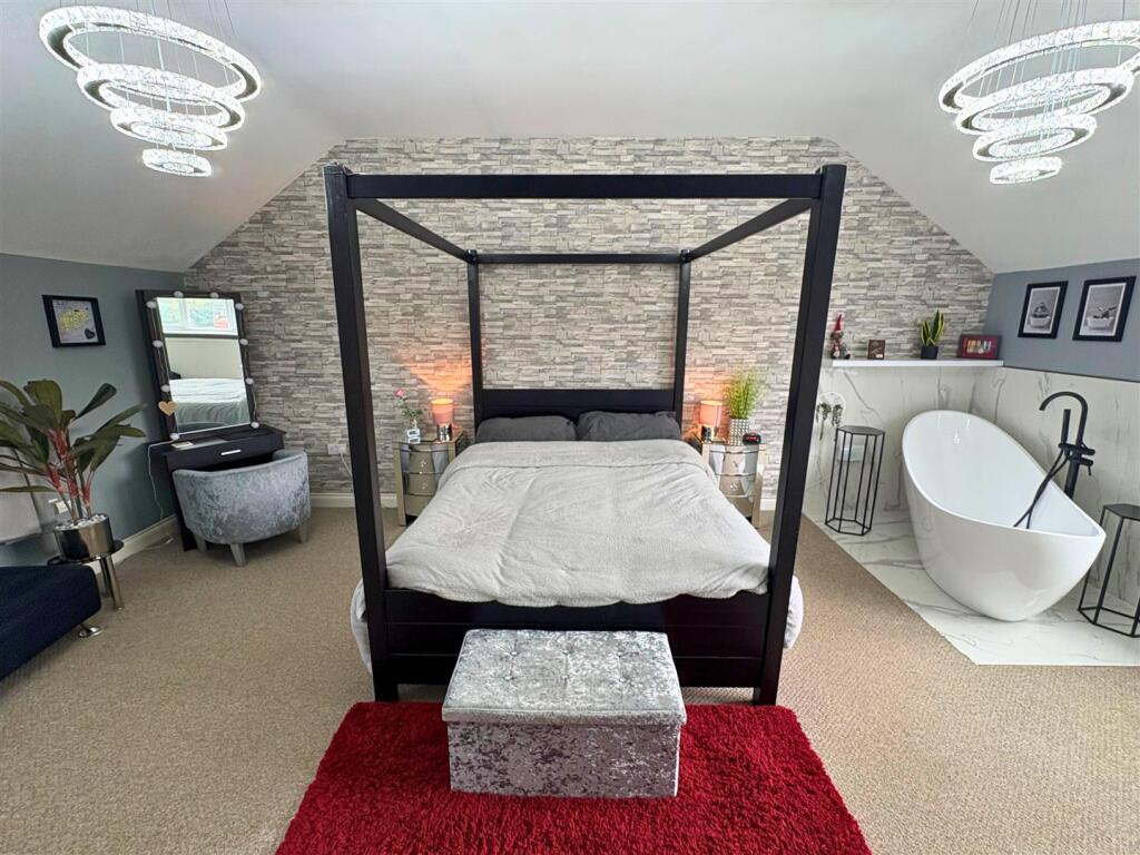 Master Bedroom a (edit).jpg