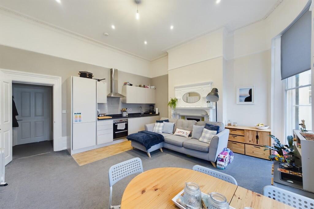 CAM01085G0-PR0521...