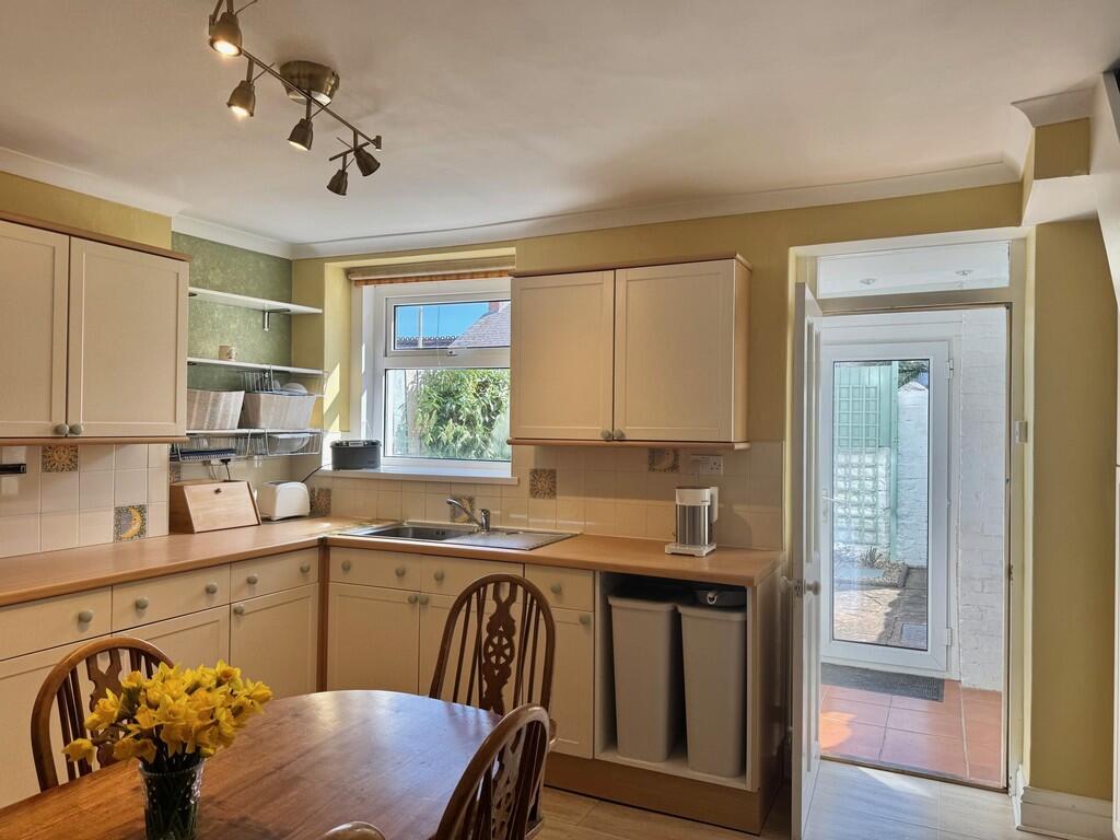 kitchen to utilit...