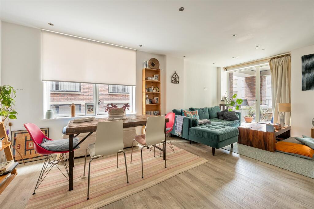 Adansbeck Court, E3