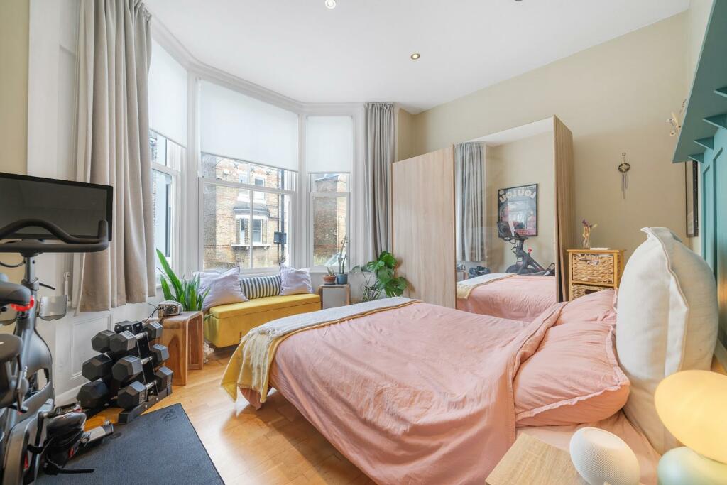 Bedroom (2).jpg