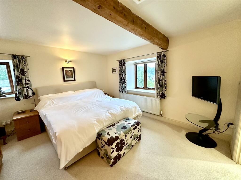 PRINCIPAL BEDROOM