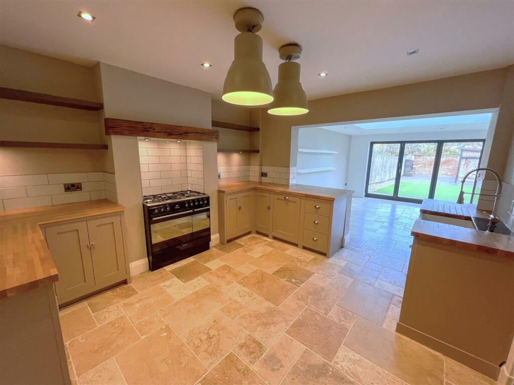 Kitchen A.JPG