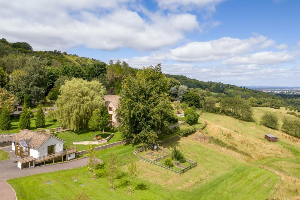 85 - Brecon House - GL53 9NE - Web.jpg
