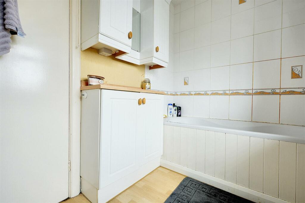 Bathroom_2.jpeg