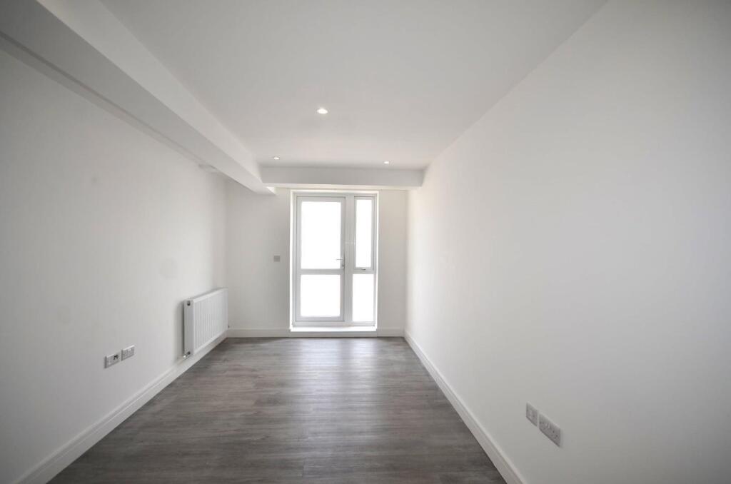 Bedroom 2.JPG