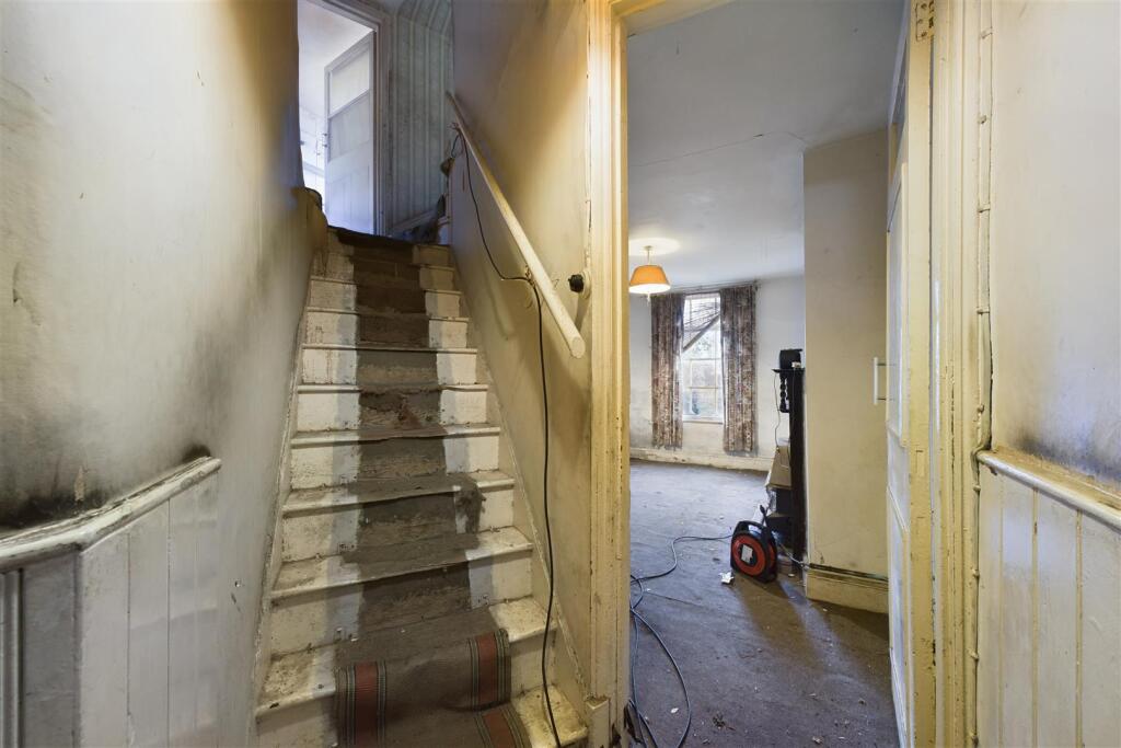 19 Moorend Road, Leckhampton, Cheltenham, Gloucest