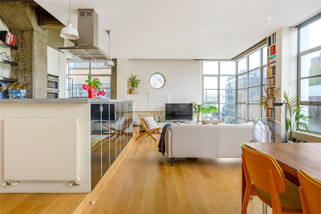 Reception/Kitchen