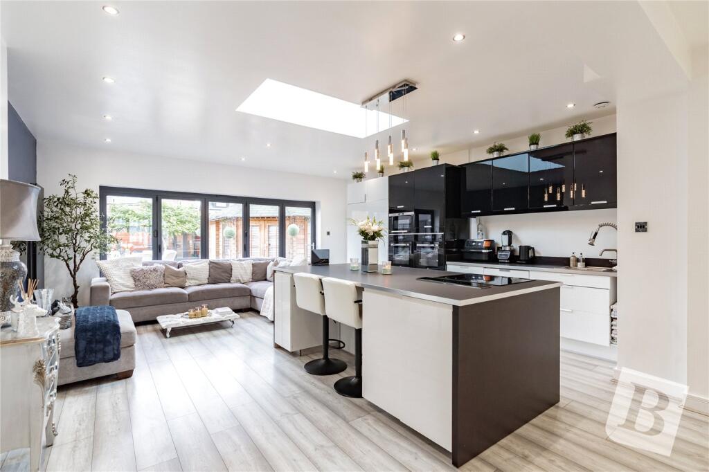 Winifred Avenue, Hornchurch, RM12