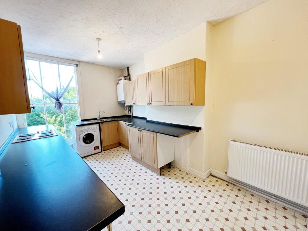 Kitchen pic 1.jpg