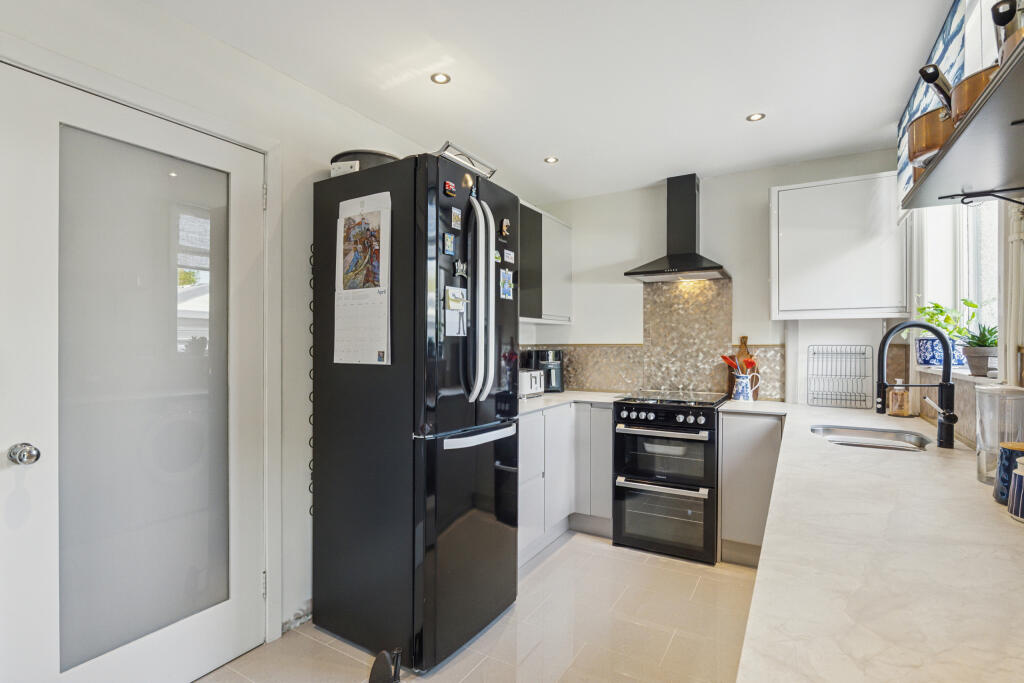 Kitchen/ Dining Room