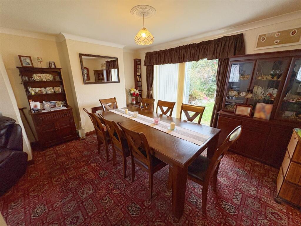 Dining room through to garden.jpg