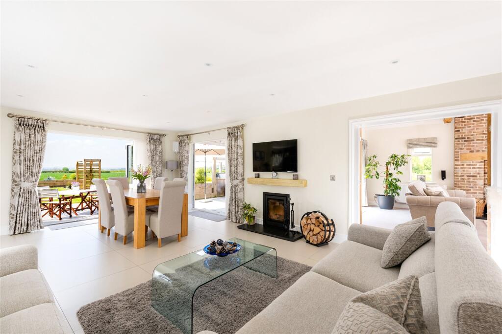 Dining/Family Room