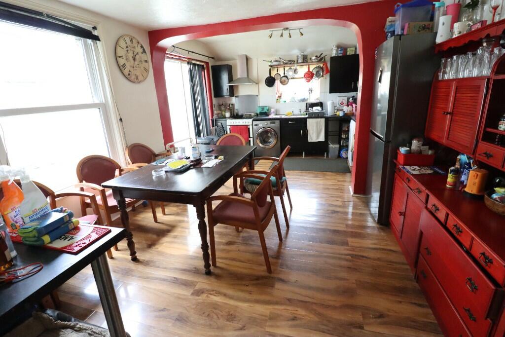 Dining to Kitchen