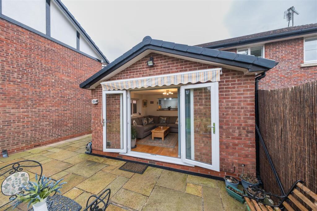 6 Gowy Court -006.jpg