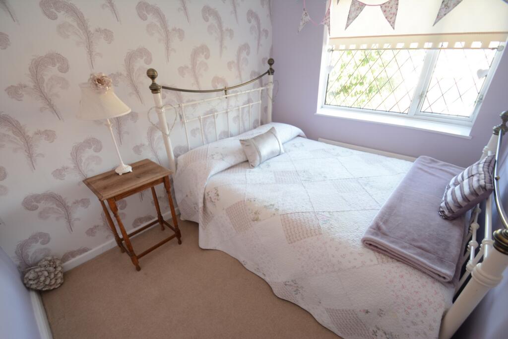Bedroom Tw