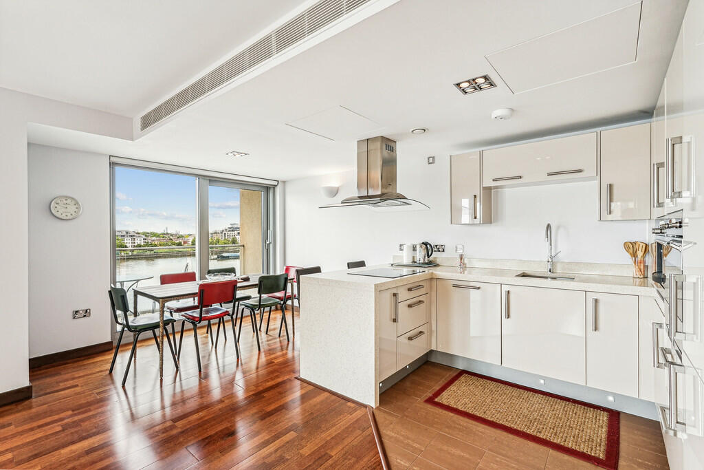 Vicentia Court (1...