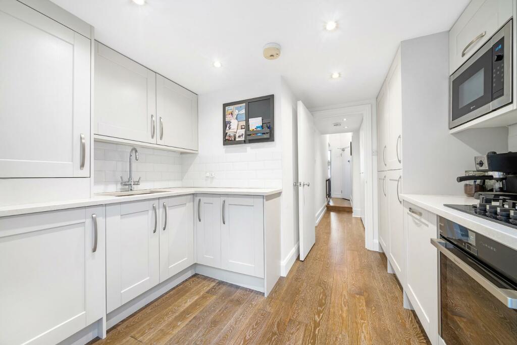 Kitchen (2).jpg