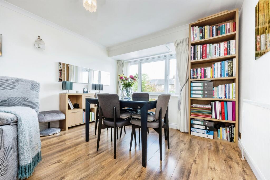 Lounge / Dining Room