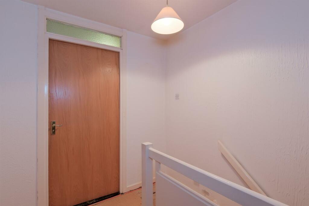 011-4 Nith Lane Newmains Wishaw, ML2 9EQ.jpg